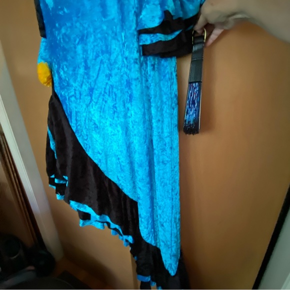Jac flamenco dancer costume in azure crushed velvet w/ black ruffles and lace. - Picture 6 of 10